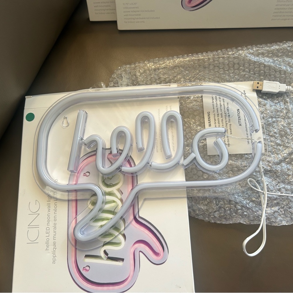 Icing White 'Hello' LED Wall Decor - Picture 10 of 16